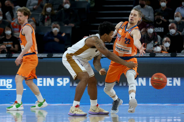 非受迫性失 非受迫性失